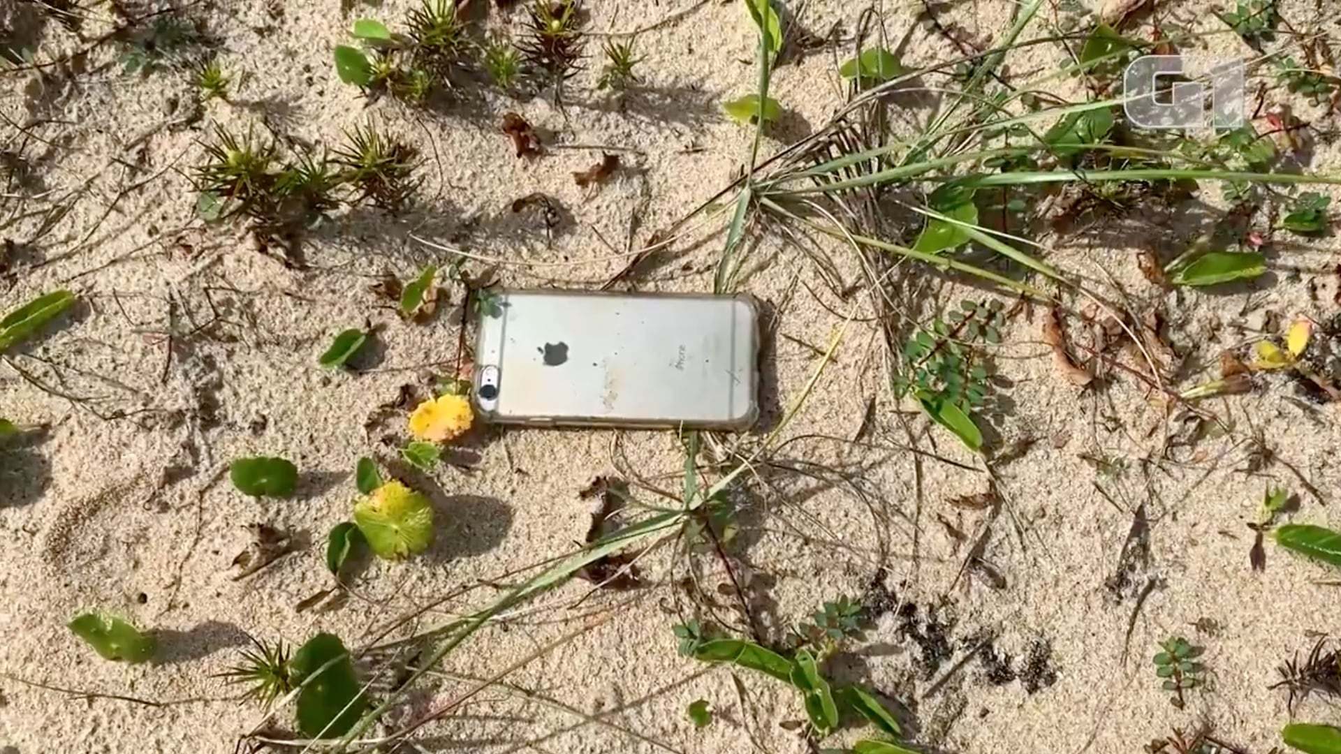 iPhone 6s sống sót thần kỳ khi bị rơi từ máy bay, quá trình rơi còn được camera của iPhone ghi lại