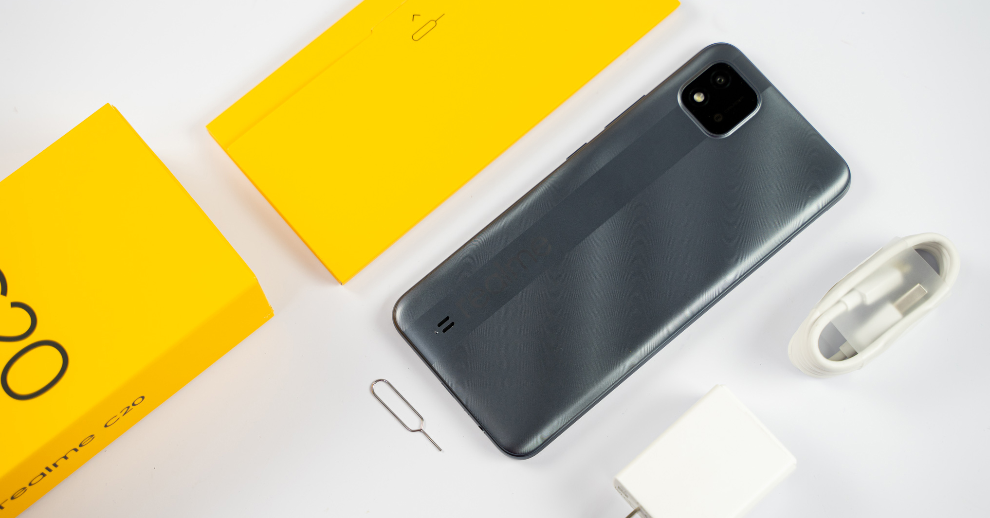 Trên tay realme C20: Pin 5,000 mAh, cấu hình và thiết kế ổn, giá hơn 2 triệu