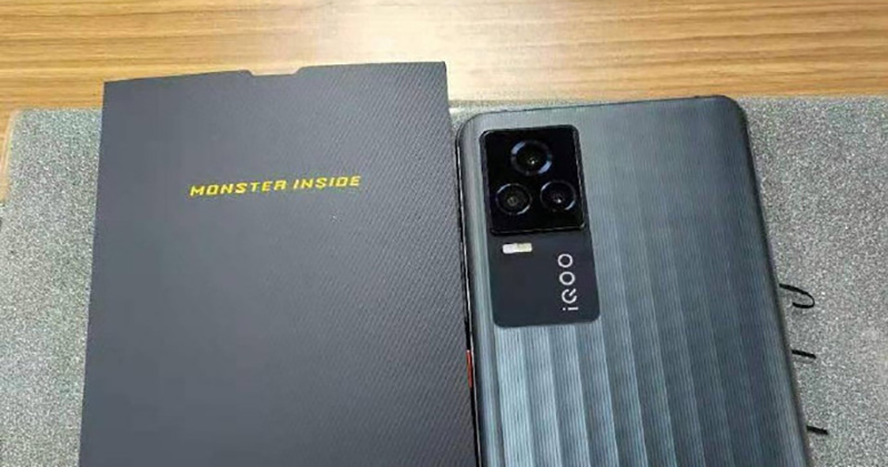 iQOO 7 lộ ảnh thực tế, xác nhận có 3 camera sau hình chữ nhật, dùng chip SD888, ra mắt ngày 11/1