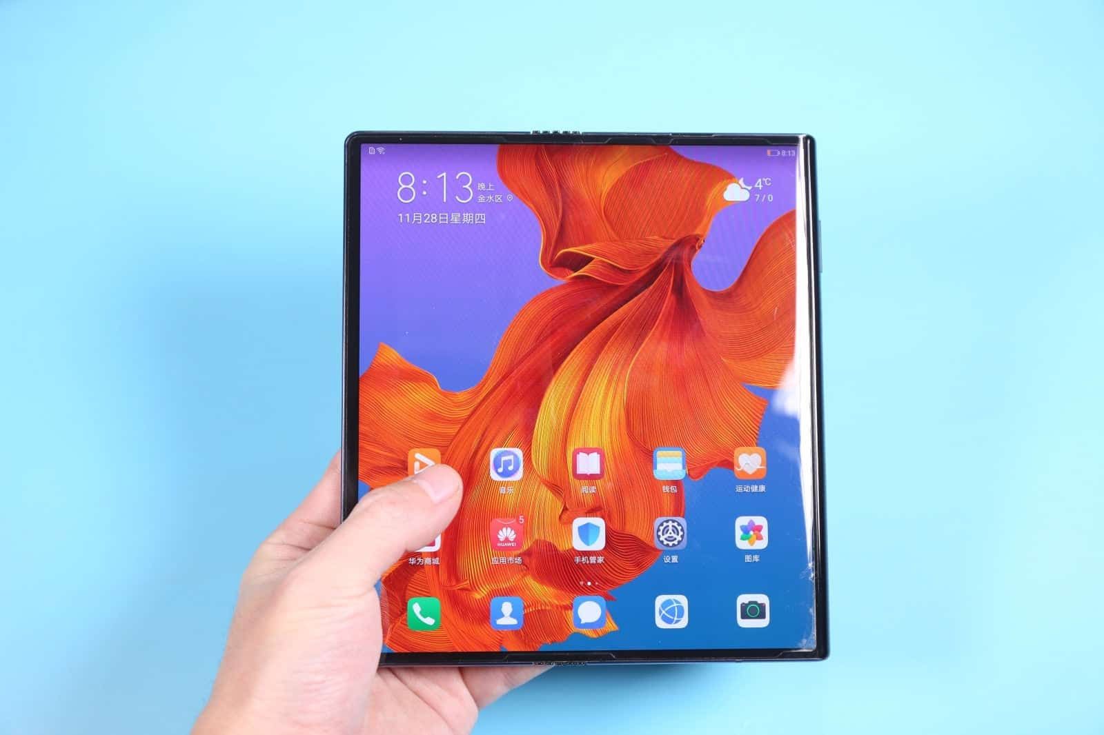 Huawei Mate X2 không sử dụng màn hình của Samsung