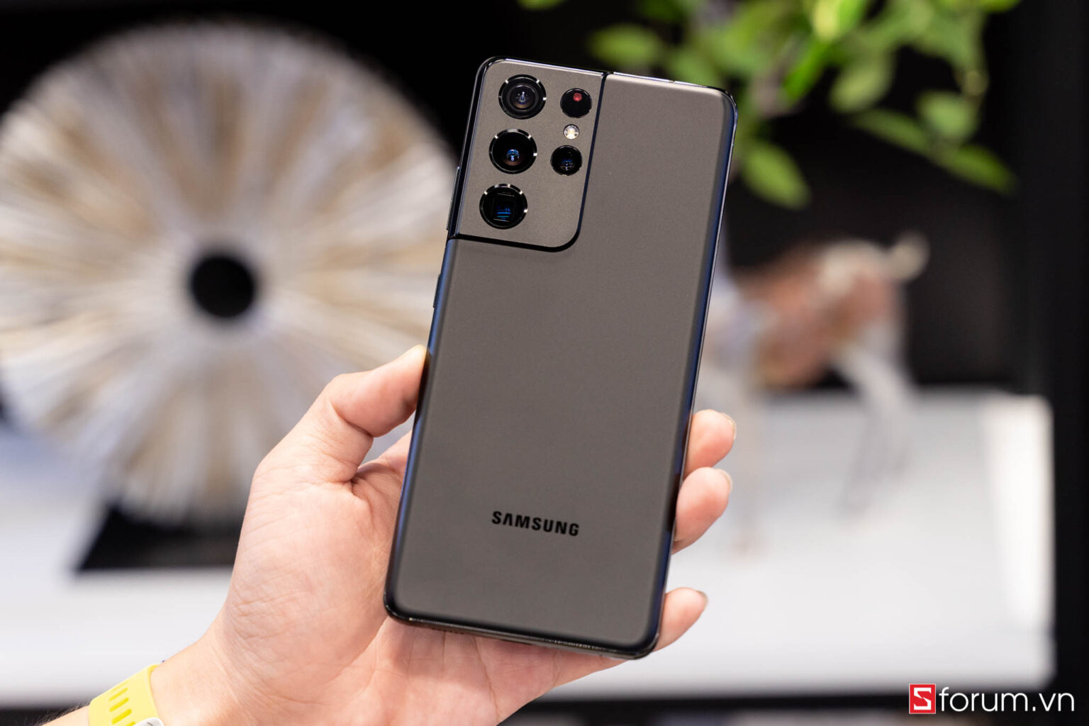 Galaxy S21 Ultra: Chiếc smartphone "thách thức" mọi flagship
