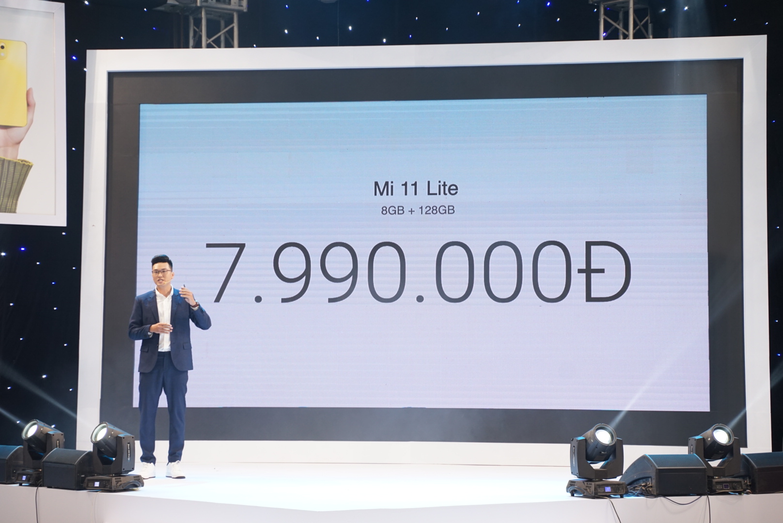Xiaomi Mi 11 Lite và Mi 11 Lite 5G ra mắt tại VN: Màn hình AMOLED 90Hz, Snapdragon 732G/780G, bản 5G độc quyền CellphoneS, giá từ 7.9 triệu đồng