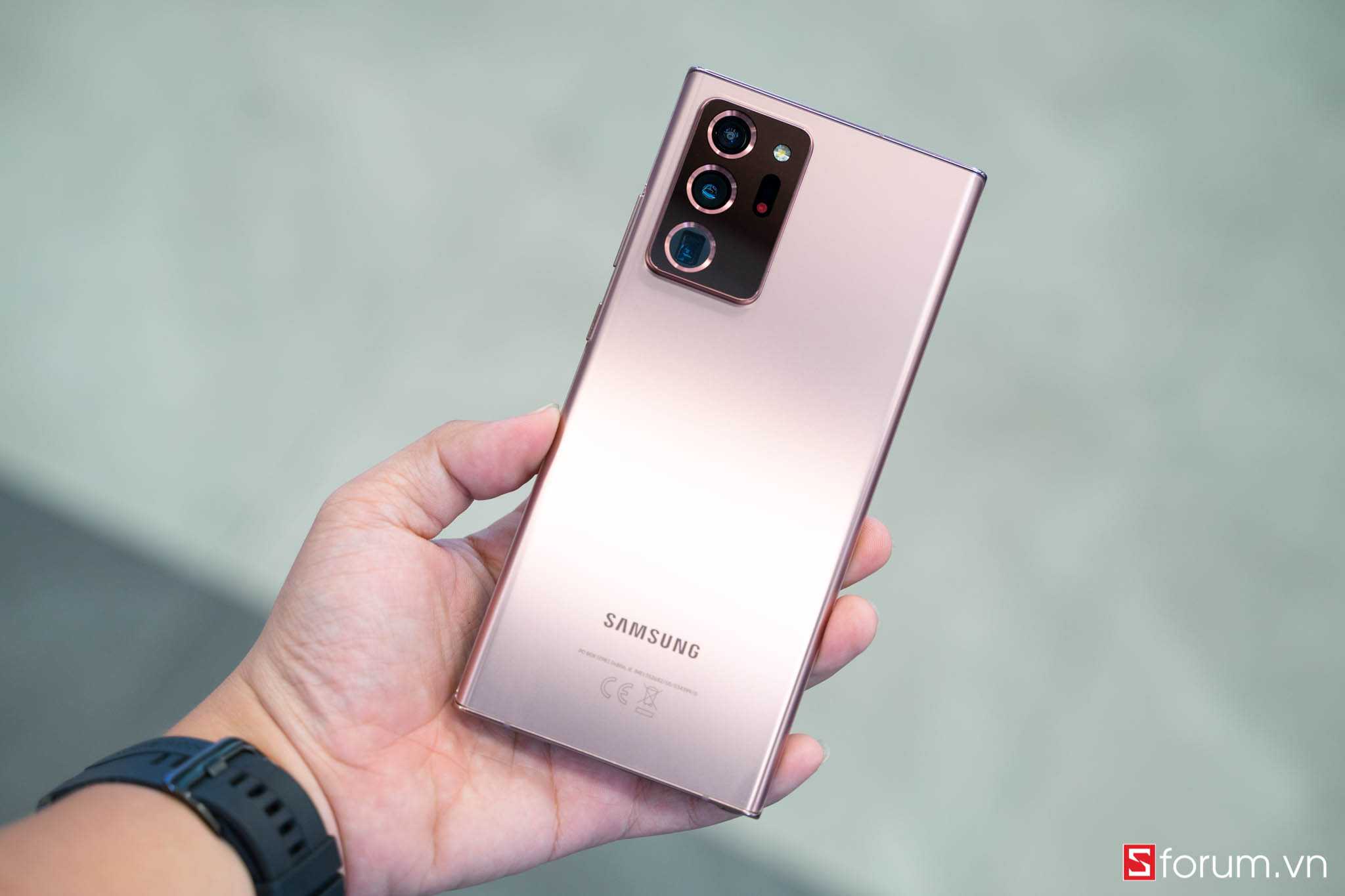 HOT SALE Galaxy Note20 Ultra 5G: Giảm giá cực sốc chỉ còn 19.99 triệu đồng, tặng kèm ưu đãi quà tặng trị giá 600,000 đồng