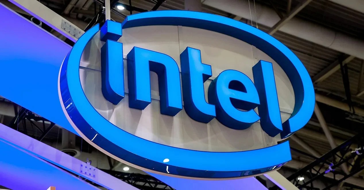 Intel ra mắt hai chip Tiger Lake U-series mới, vẫn 4 nhân nhưng nhanh hơn AMD Ryzen 7 5800U