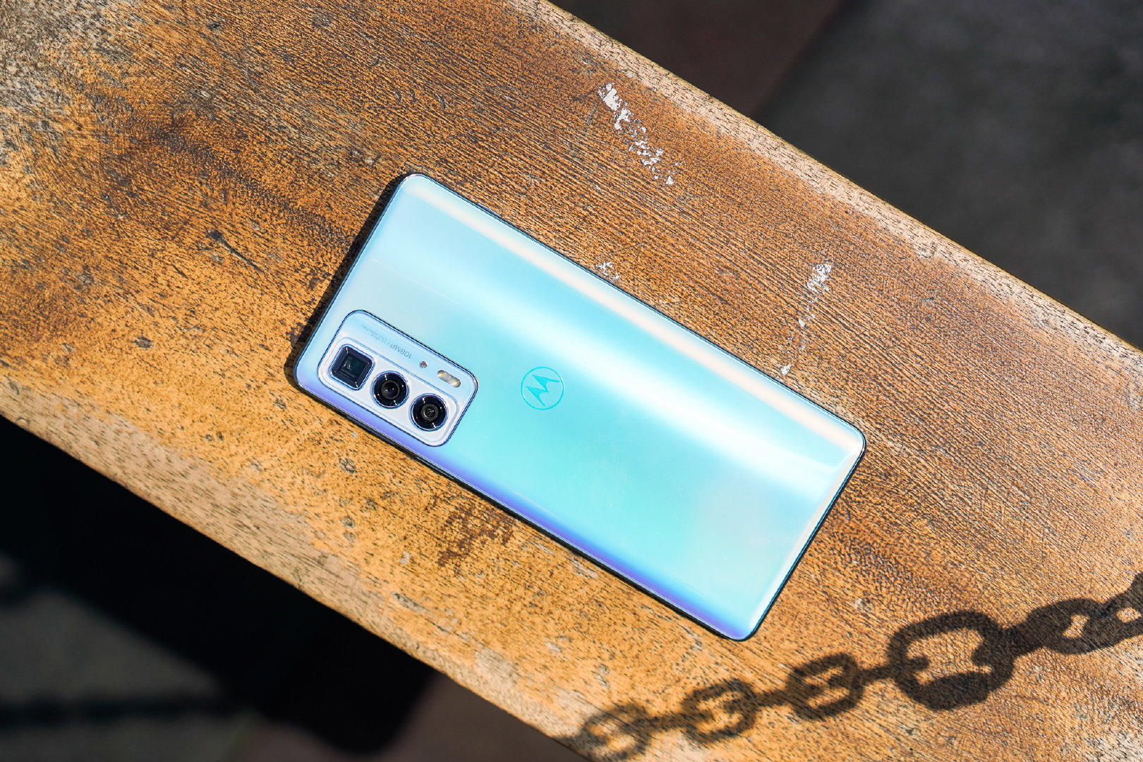 Cận cảnh Motorola Edge S Pro: Smartphone "phá đảo" phân khúc dưới 9 triệu đồng