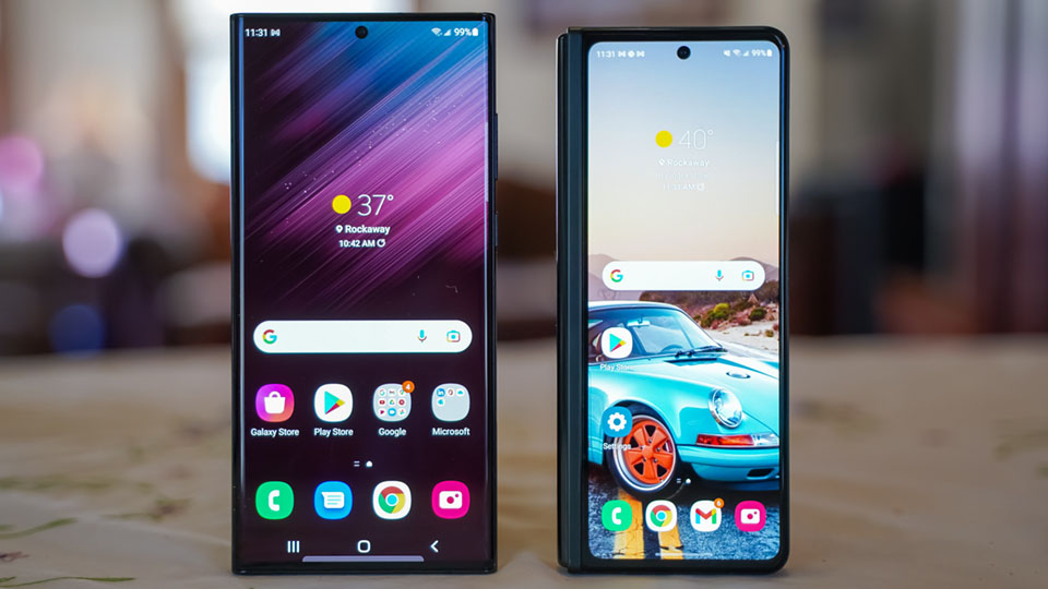 Mua flagship Samsung, chọn Galaxy S22 Ultra hay Galaxy Z Fold3 hợp lý hơn?