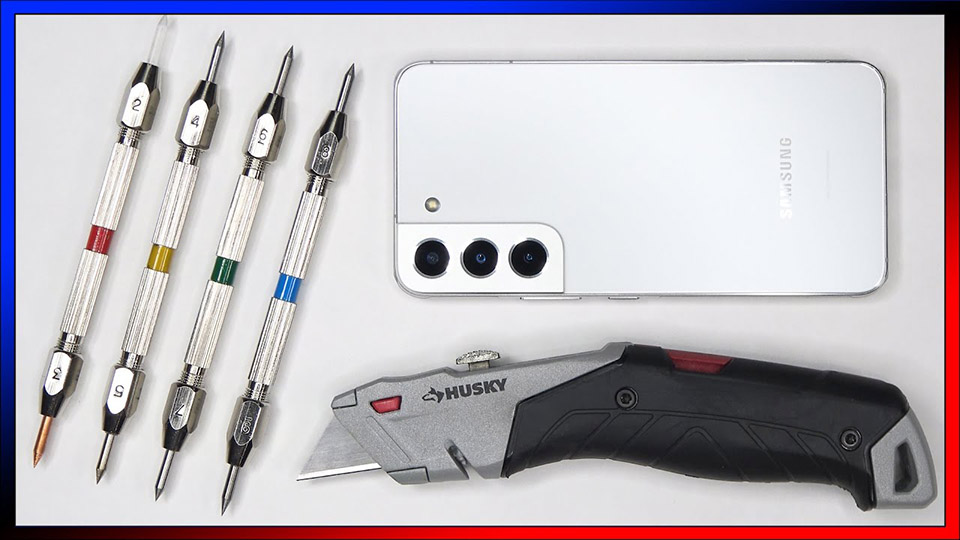 Galaxy S22 liệu có sống sót sau bài kiểm tra độ bền ngâm nước, bẻ cong? Galaxy S22 liệu có sống sót sau bài kiểm tra độ bền ngâm nước, bẻ cong?