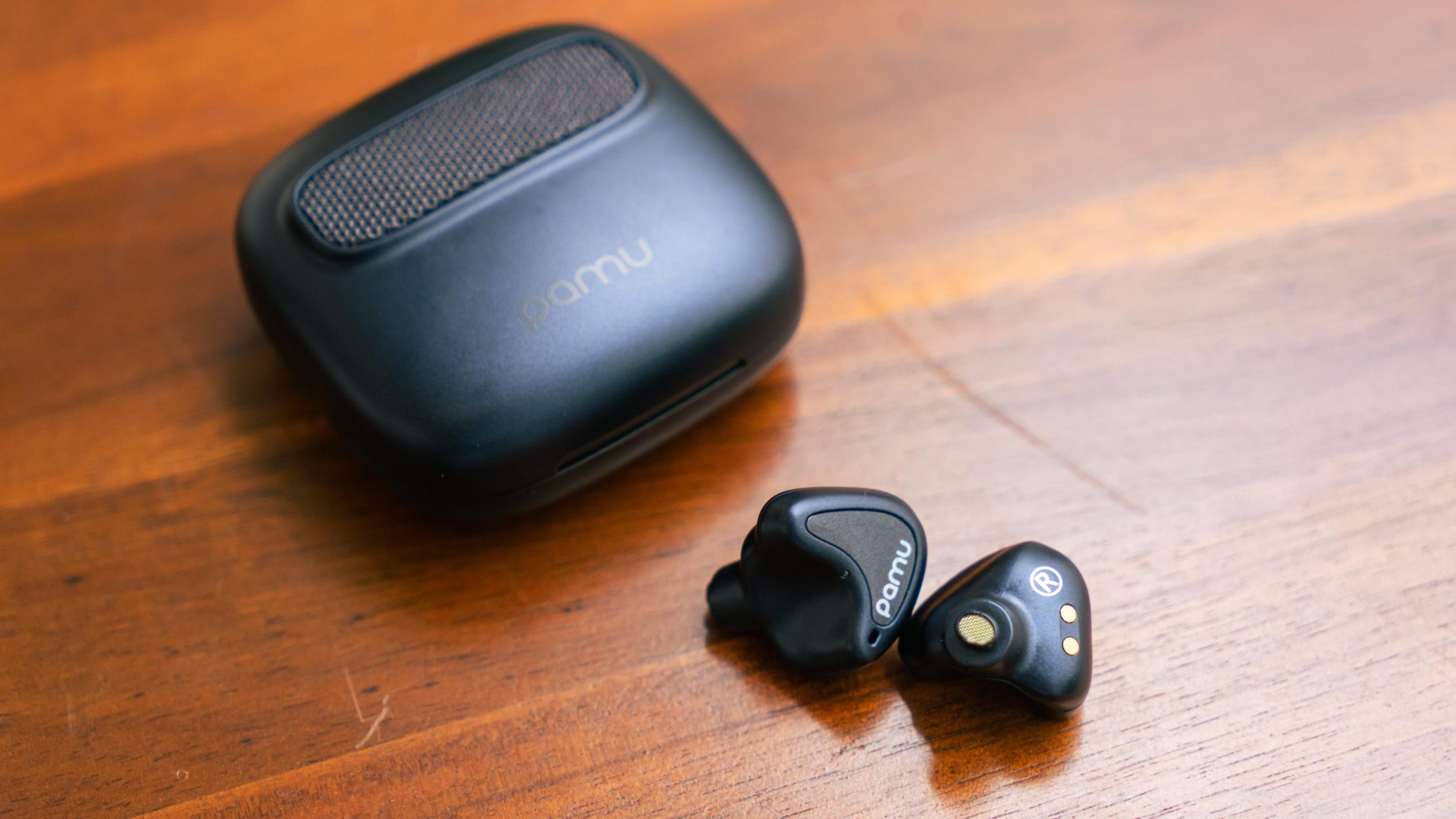 Trên tay tai nghe Padmate Pamu Nano: Chip âm thanh Qualcomm, thiết kế nhỏ gọn, có sạc không dây, giá chỉ 1 triệu đồng Trên tay tai nghe Padmate Pamu Nano: Chip âm thanh Qualcomm, thiết kế nhỏ gọn, có sạc không dây, giá chỉ 1 triệu đồng