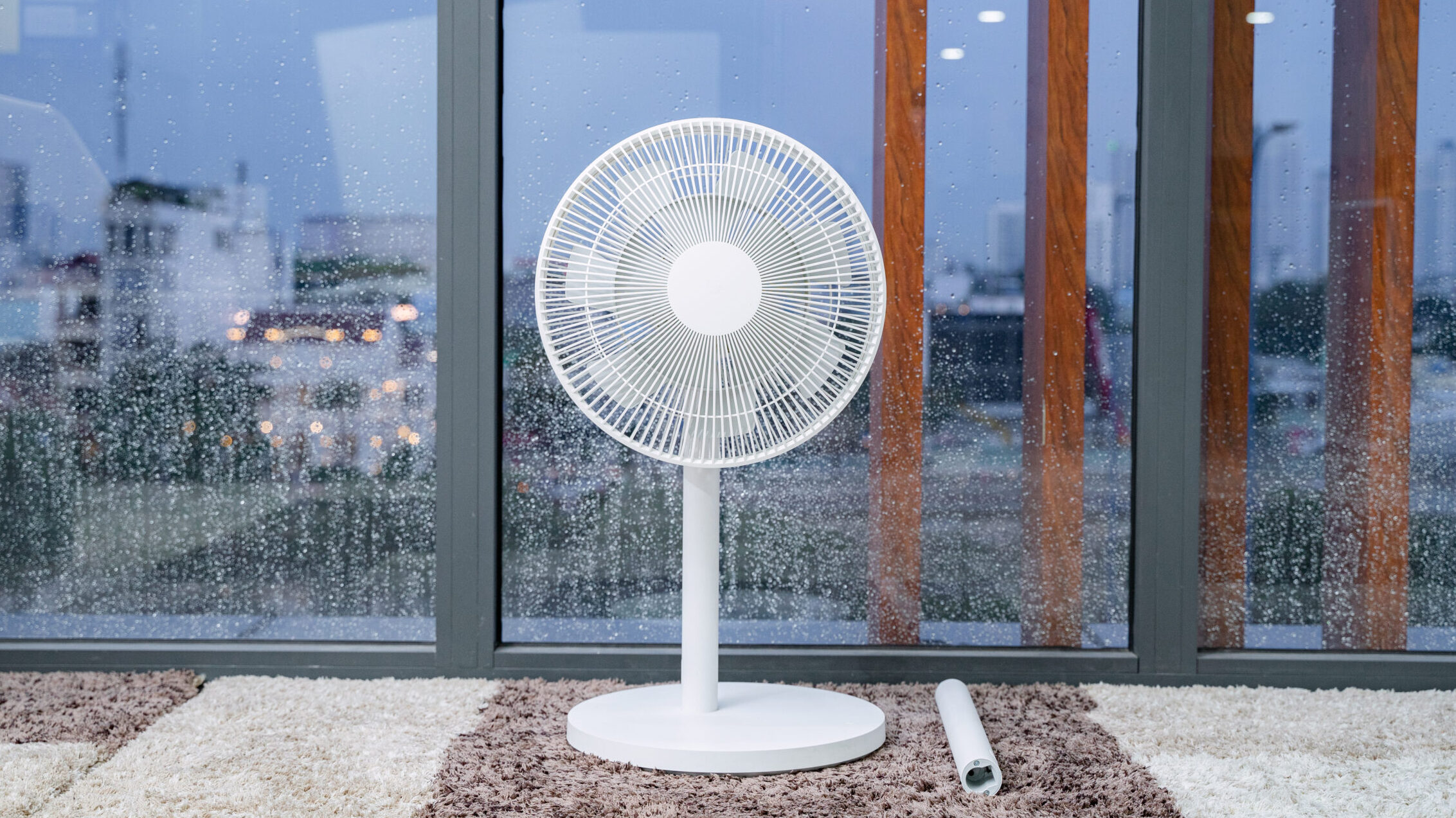 Trên tay quạt đứng thông minh Mi Smart Standing Fan 2: Thông minh thì thừa nhưng liệu có mát hơn quạt điện Senko "huyền thoại"?