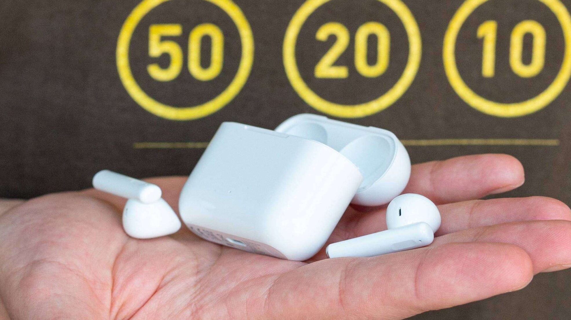 Trên tai Honor Earbuds X: Tai nghe earbuds giá rẻ chỉ hơn 1 triệu đồng của Honor có gì đặc biệt? Trên tai Honor Earbuds X: Tai nghe earbuds giá rẻ chỉ hơn 1 triệu đồng của Honor có gì đặc biệt?