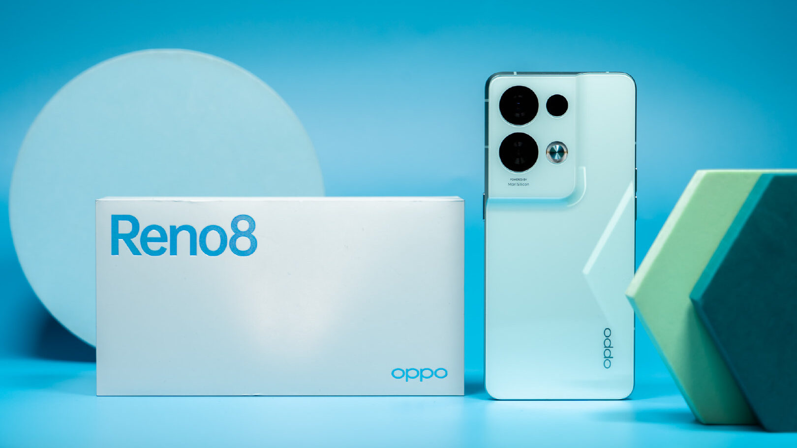 Trên tay OPPO Reno8 Pro+: Thiết kế mới, camera "xịn" như Find X5 Pro, chip Dimensity 8100-Max, sạc nhanh 80W, giá 12.9 triệu đồng