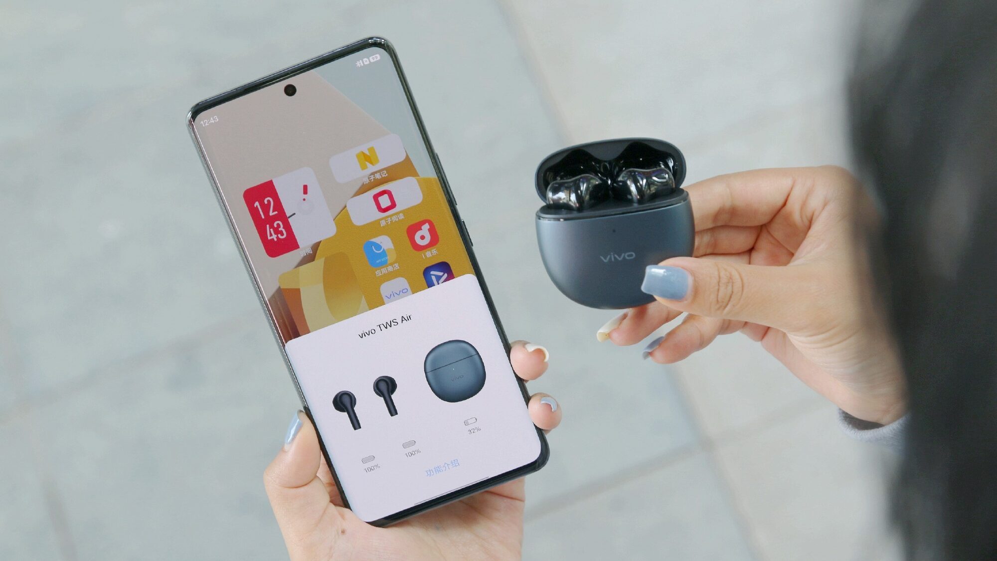Trên tay vivo TWS Air: Tai nghe không dây siêu nhẹ của vivo, giá chưa tới 700K