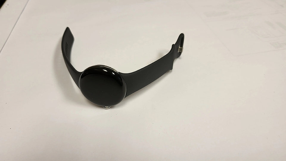 Google Pixel Watch sẽ có pin 300 mAh và kết nối di động