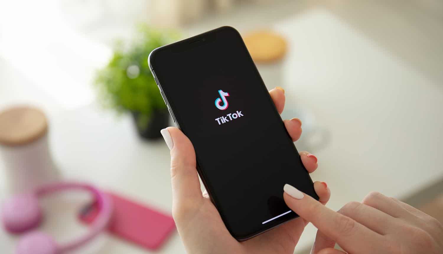 Cách tạo video "Cuộc gọi du lịch" để bắt trend mùa hè cực hot trên Tiktok lúc này!