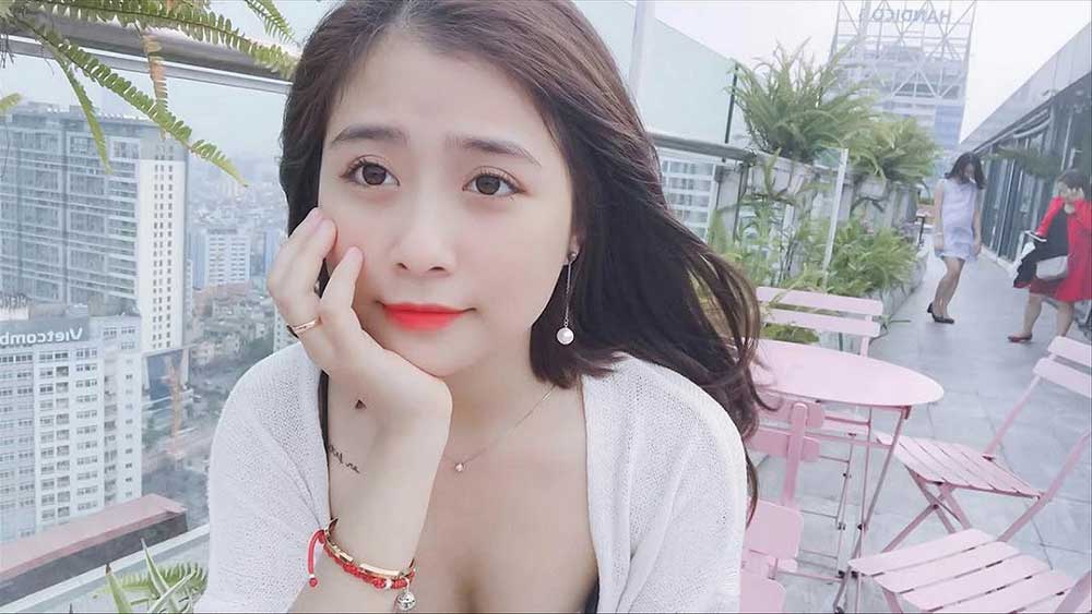 Nữ streamer LMHT vạ miệng trên sóng stream, châm chọc lãnh đạo đất nước?
