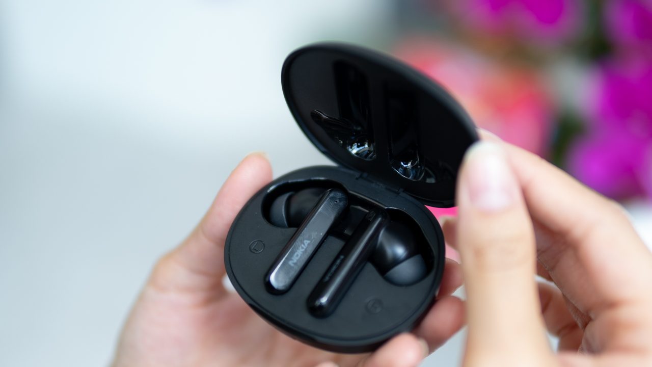 Trên tay Nokia Clarity Earbuds+: Thiết kế đẹp, có chống ồn chủ động, chất âm ổn, giá 2.39 triệu