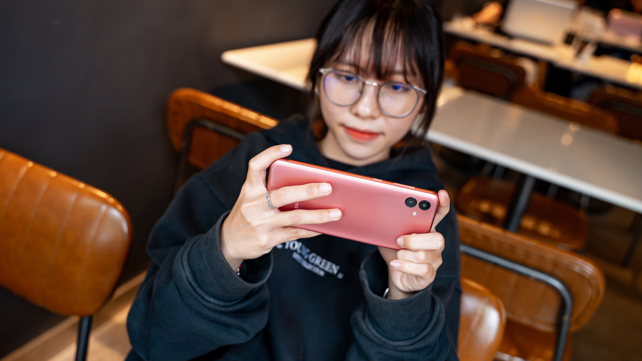 Lựa smartphone cho content creator newbie: Chắc chắn là Galaxy A04 với vi xử lý cực phẩm cân loạt app, camera và pin tốt nhất