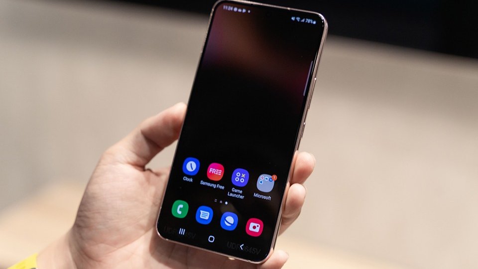 Top 4 smartphone cao cấp có cấu hình khủng, thiết kế nhỏ gọn, cầm nắm thoải mái nhất 2022