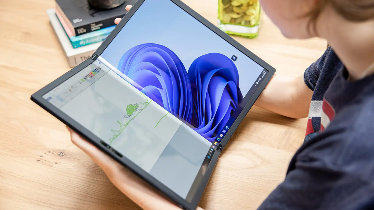 Sản xuất laptop màn hình gập có thể là “nước cờ” ngoạn mục của Samsung