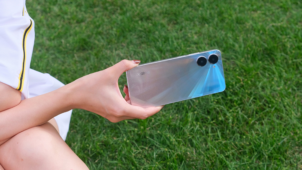 Trên tay realme 10 Pro: Giá dưới 6 triệu có camera 108MP, chip Snapdragon 695, pin 5000mAh