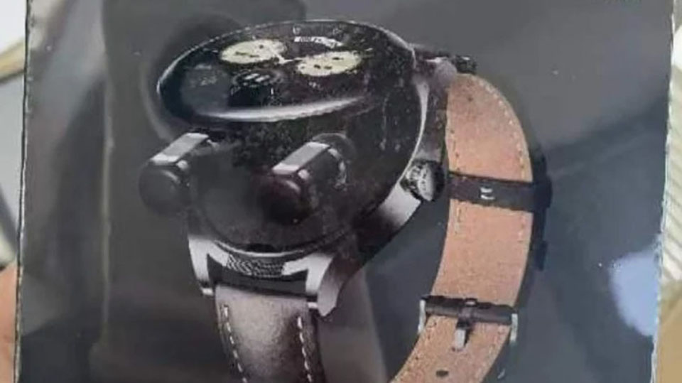 Huawei Watch Buds bất ngờ lộ ảnh thực tế với thiết kế có thể chứa tai nghe bên trong