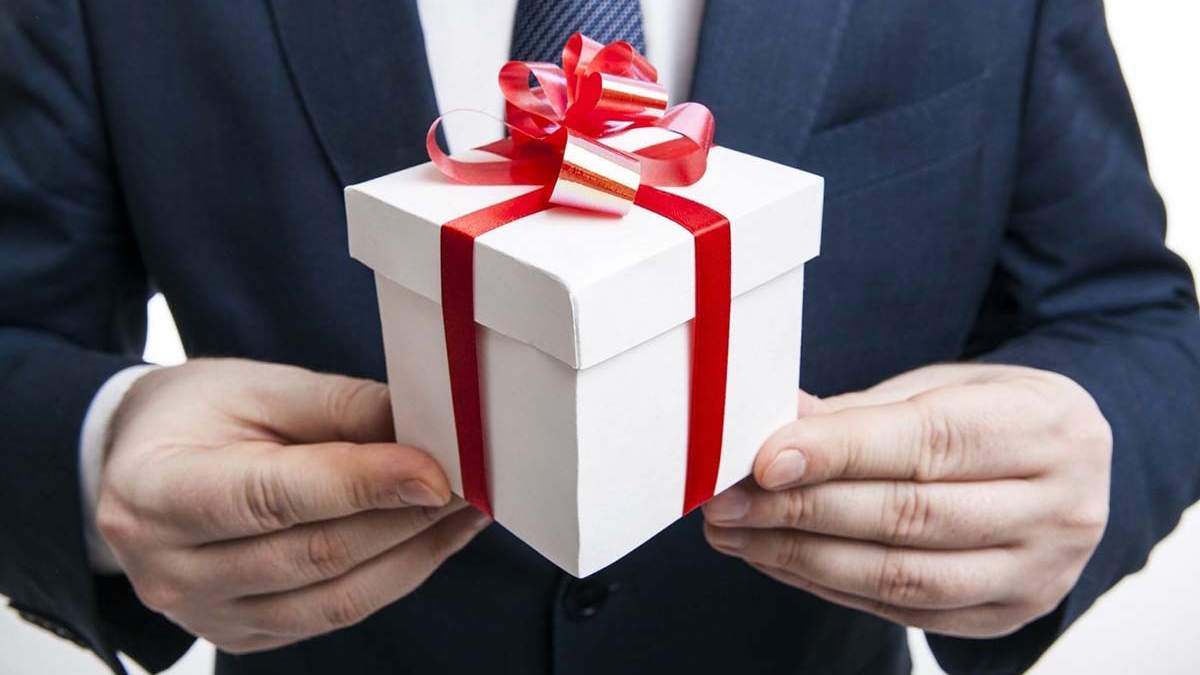 Quà Biếu Sếp Nam: Hướng Dẫn Chọn Quà Tặng Ý Nghĩa Quà Biếu Sếp Nam: Hướng Dẫn Chọn Quà Tặng Ý Nghĩa