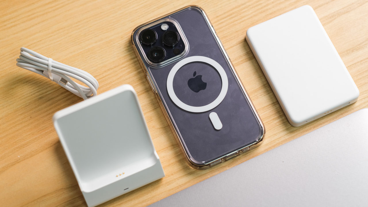 Trên tay pin dự phòng Xiaomi MagSafe cho iPhone: "Cháy hàng" ở nội địa, thiết kế nhỏ gọn, giá gần 700,000 đồng