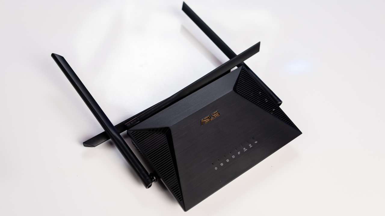 Trên tay router AX1800 ASUS RT-AX53U: Mang WiFi 6, 2 băng tần cùng nhiều công nghệ hiện đại với giá chỉ hơn 1 triệu