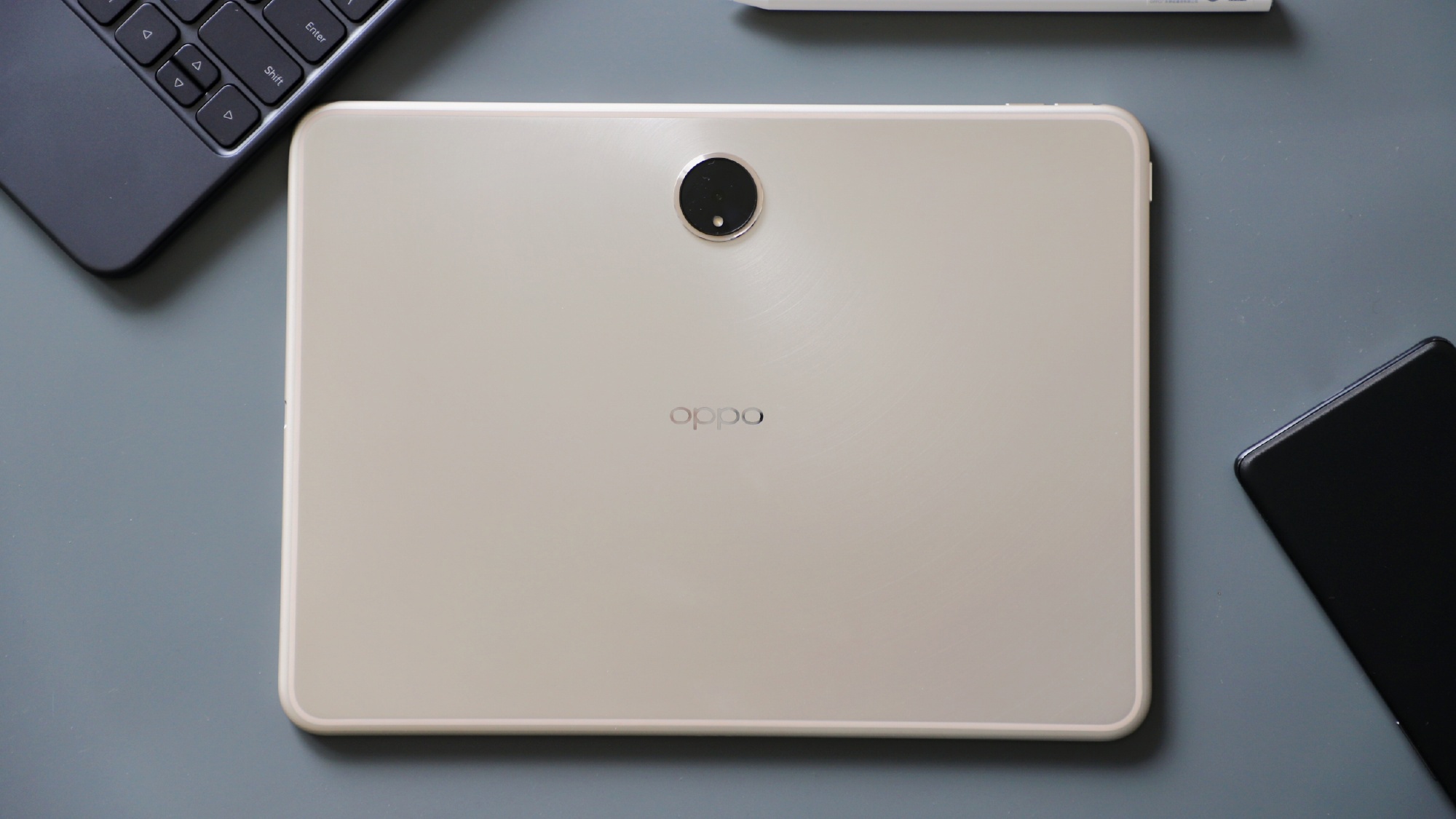 Trên tay OPPO Pad 2: Thiết kế bo cong viền, màn hình tỷ lệ "dị", chip Dimensity 9000, giá chỉ hơn 10 triệu