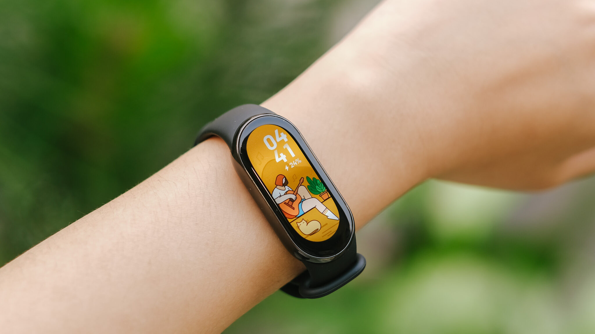 Trên tay Xiaomi Band 8 tại VN: Dây đeo kiểu mới, màn hình 60Hz siêu mượt, pin 16 ngày, giá chỉ 849,000 đồng