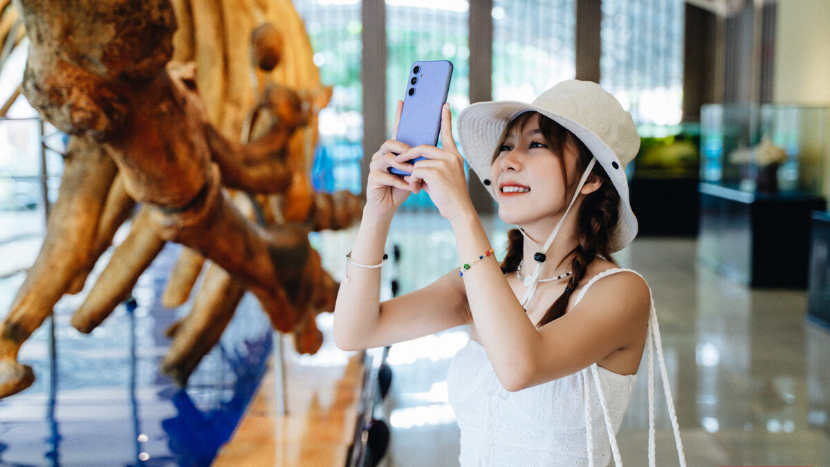 Du lịch lễ 30/4 và 1/5 không "cồng kềnh" khi đã có Galaxy A54 5G camera 50MP OIS làm bạn đồng hành