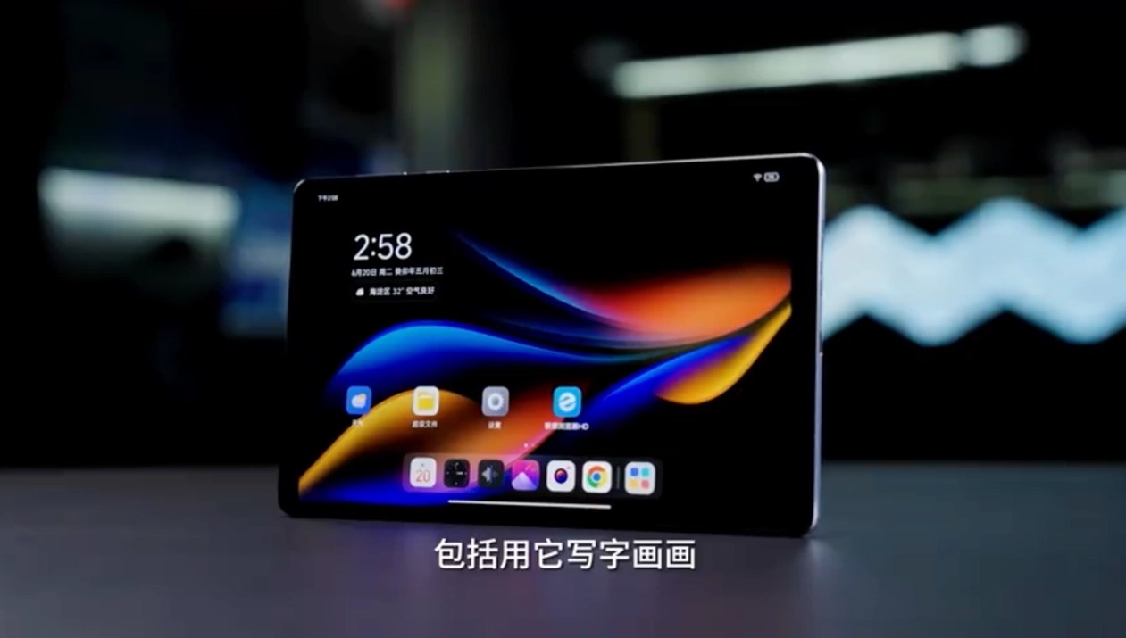 Lenovo Legion Y700 lộ video trên tay: Thiết kế mới, 2 cổng USB-C, màn hình 2K 144Hz