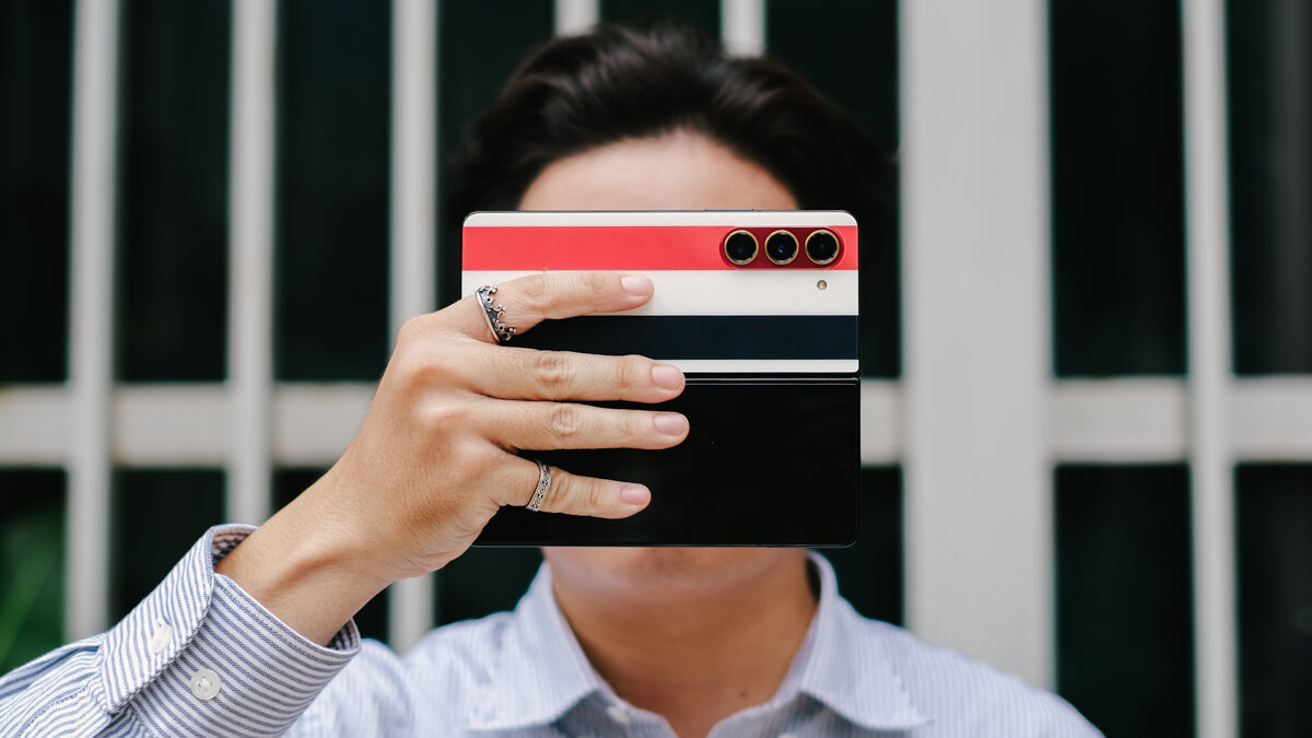 Mở hộp Galaxy Z Fold5 Thom Browne: Bán giới hạn chỉ 100 bản, giá 86 triệu nhưng có tiền chưa chắc mua được