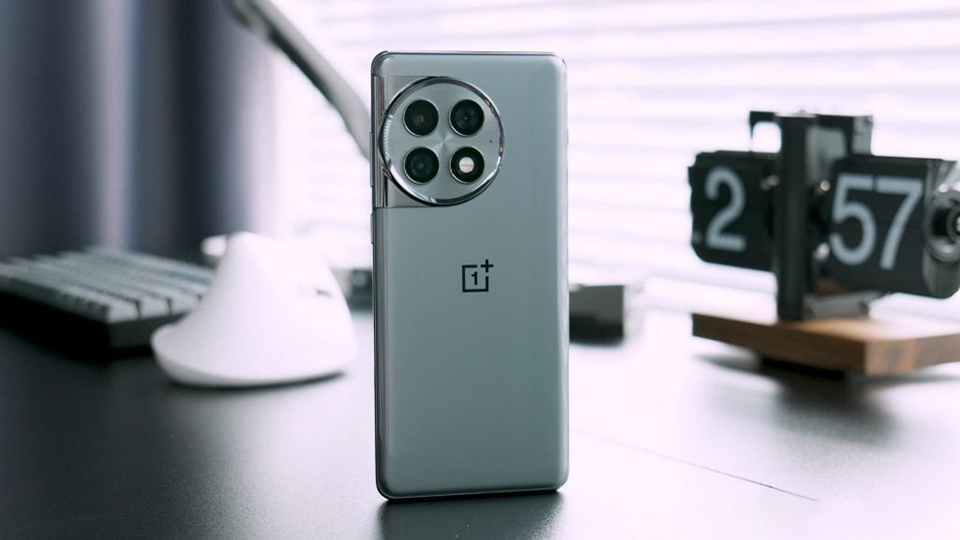 Đánh bại các đối thủ, OnePlus Ace 2 Pro đoạt “ngôi vương” bảng xếp hạng hiệu năng tháng 8/2023 của AnTuTu