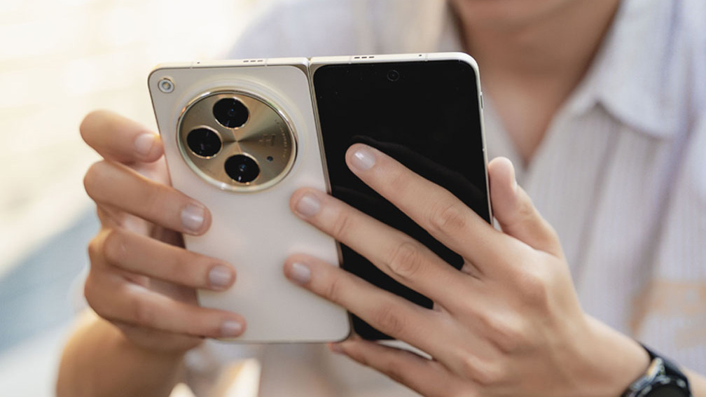 Các reviewer và người dùng nói gì về OPPO Find N3, siêu phẩm mang tên "Bậc thầy gập mở"? Các reviewer và người dùng nói gì về OPPO Find N3, siêu phẩm mang tên "Bậc thầy gập mở"?
