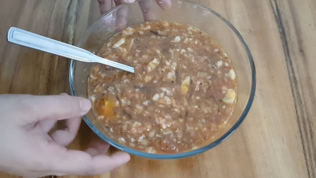 Cách làm mắm chưng thịt trứng bước 2