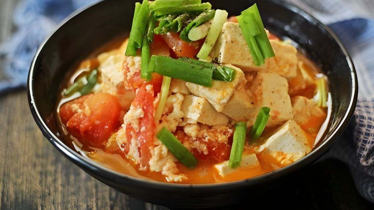 Cách làm đậu sốt cà chua trứng bước 2