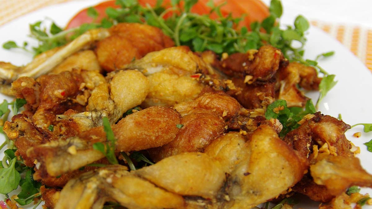 Cách làm ếch chiên bơ bước 4