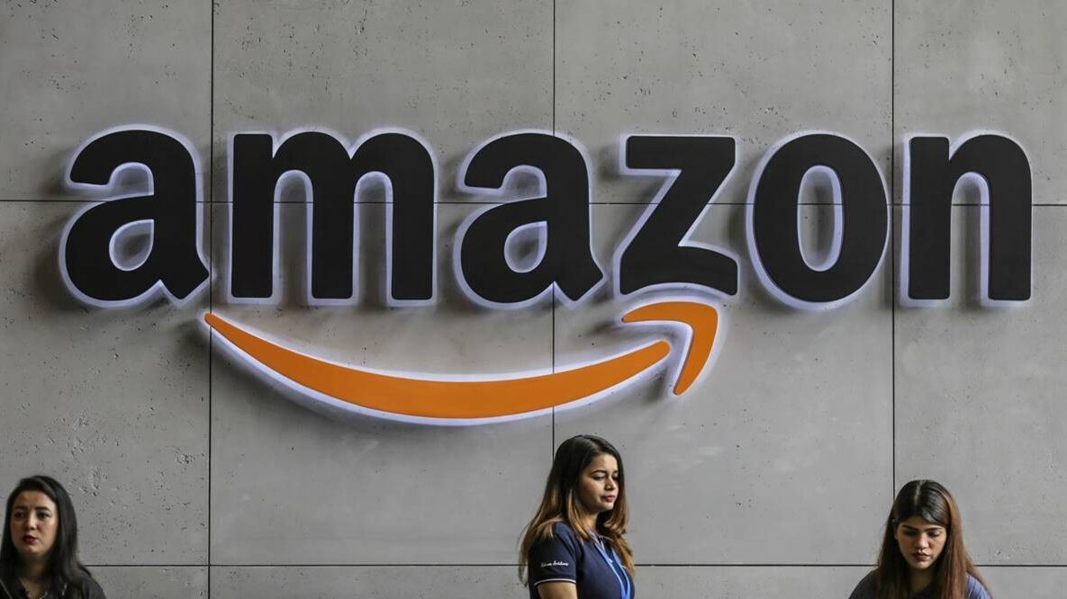 Amazon bị bắt nộp phạt 32 triệu Euro vì theo dõi nhân viên