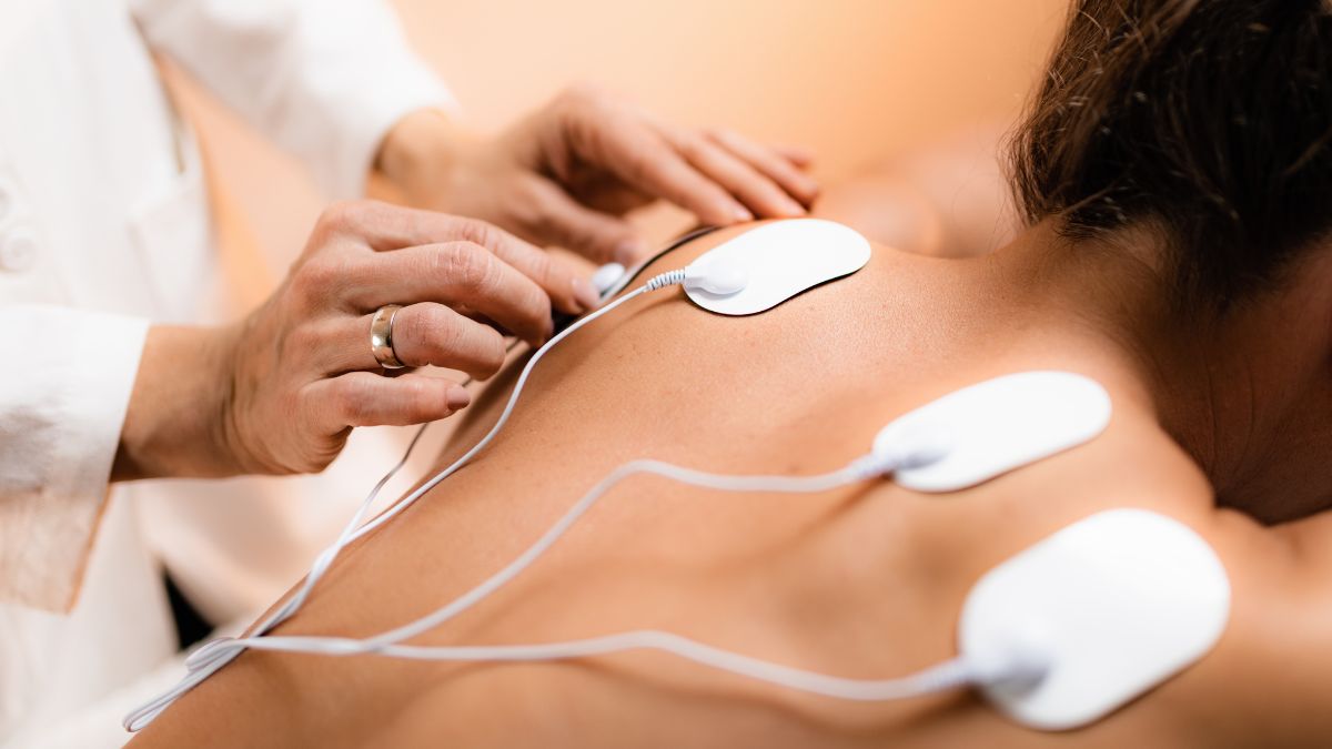 Máy massage xung điện: công dụng, hướng dẫn dùng đúng cách