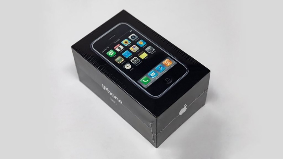 iPhone nguyên bản đời đầu được bán với giá không tưởng, hơn 3.2 tỷ đồng