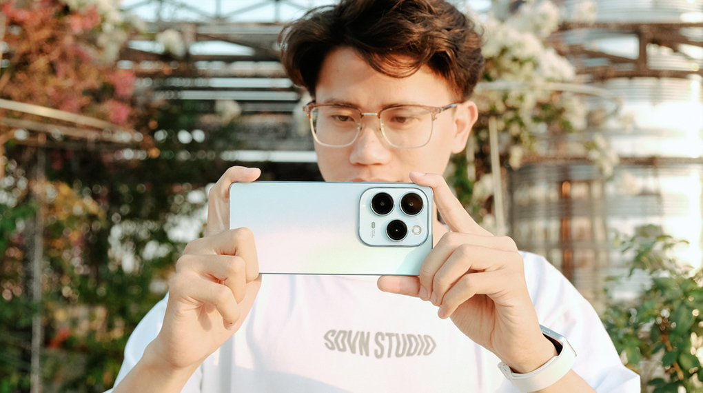 Trên tay Infinix Hot 40 Pro Free Fire: Ngoại hình siêu đẹp, cụm camera 3 mắt 108MP, giá 4.29 triệu