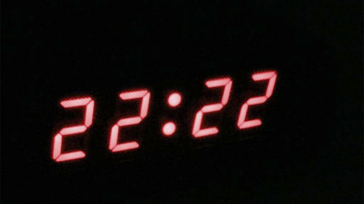 Giờ trùng phút 22:22